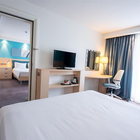 Hampton By Hilton Bristol Airport Hotel Redhill  Екстериор снимка