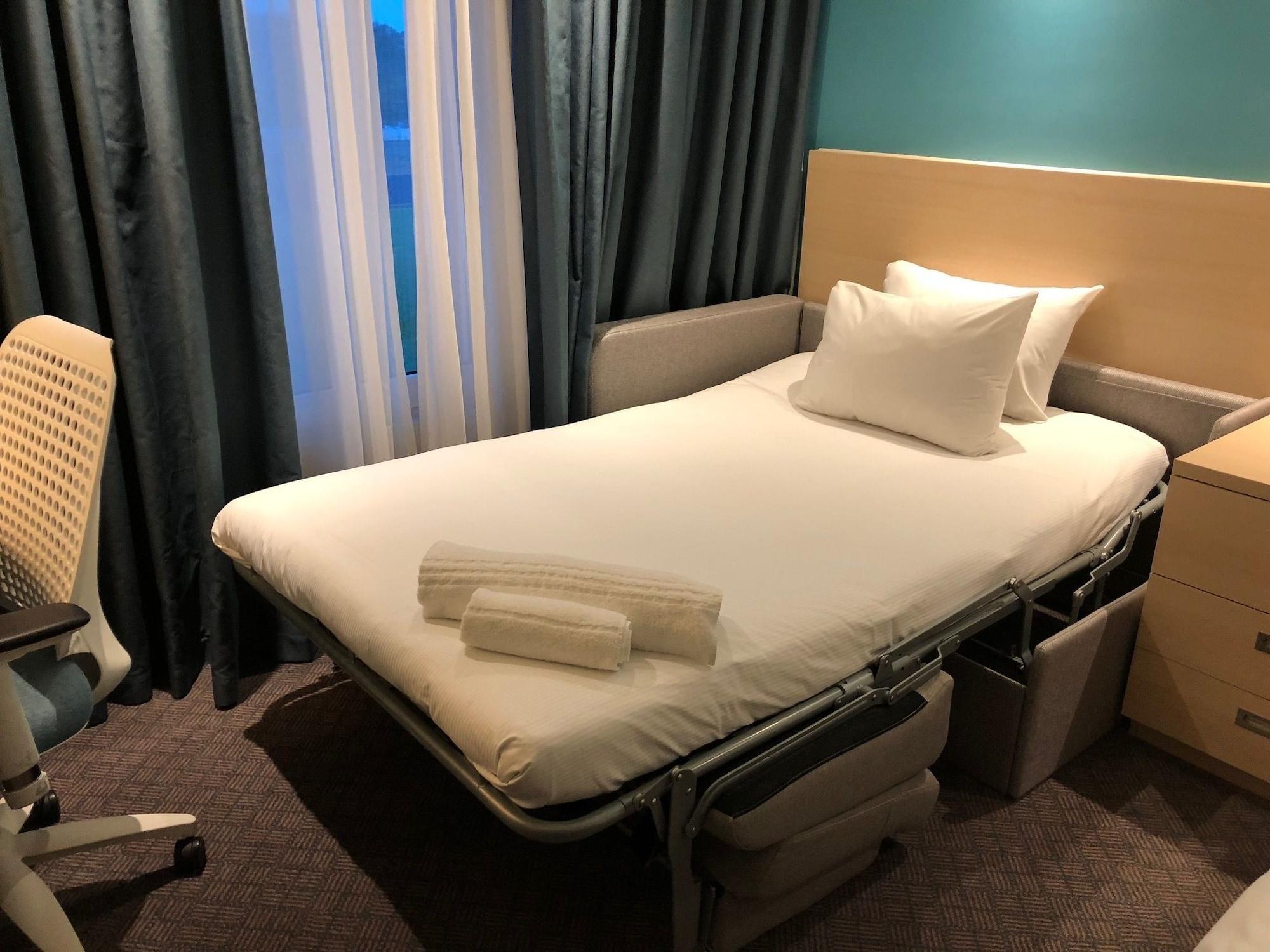 Hampton By Hilton Bristol Airport Hotel Redhill  Екстериор снимка