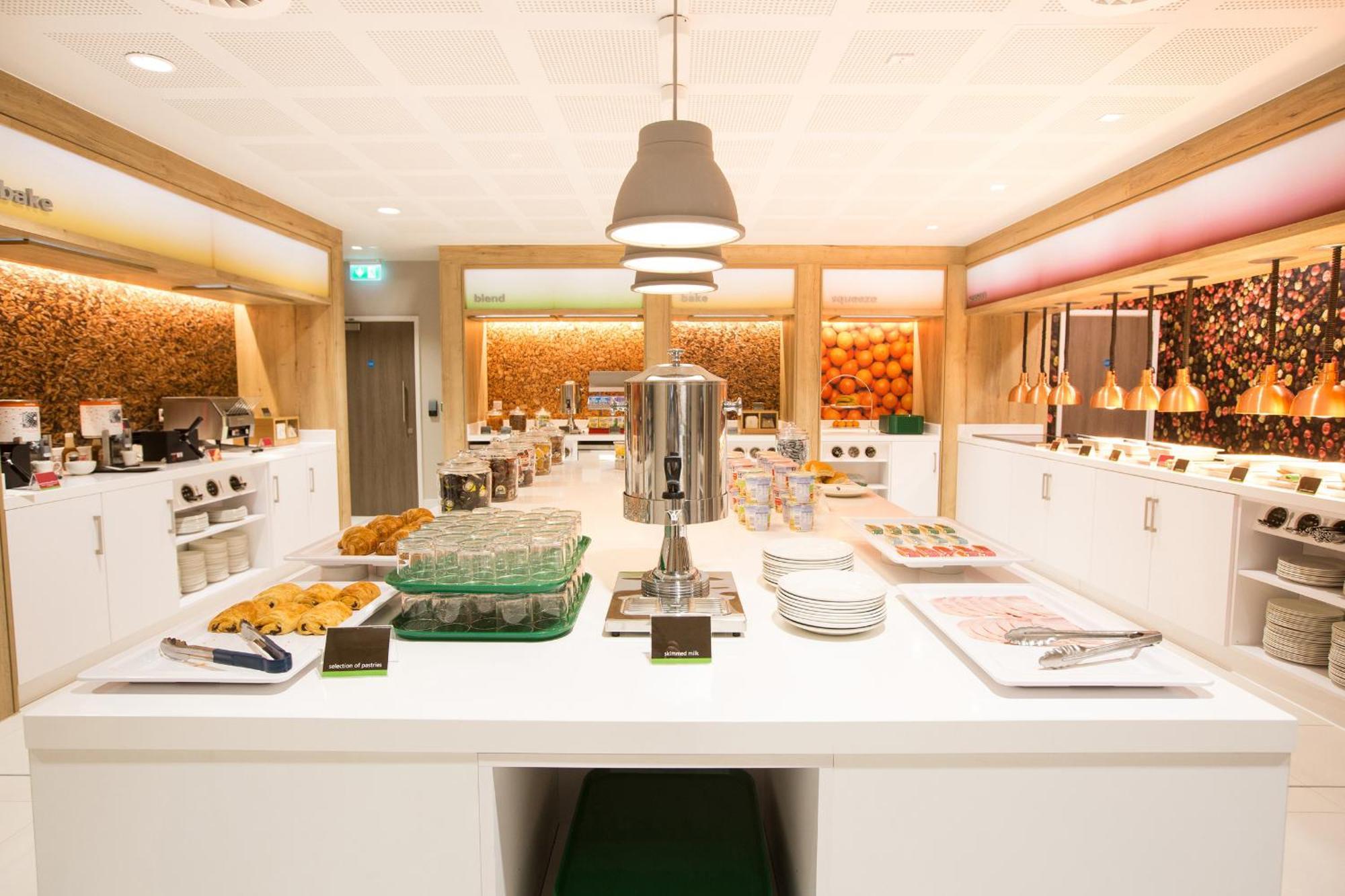 Hampton By Hilton Bristol Airport Hotel Redhill  Екстериор снимка