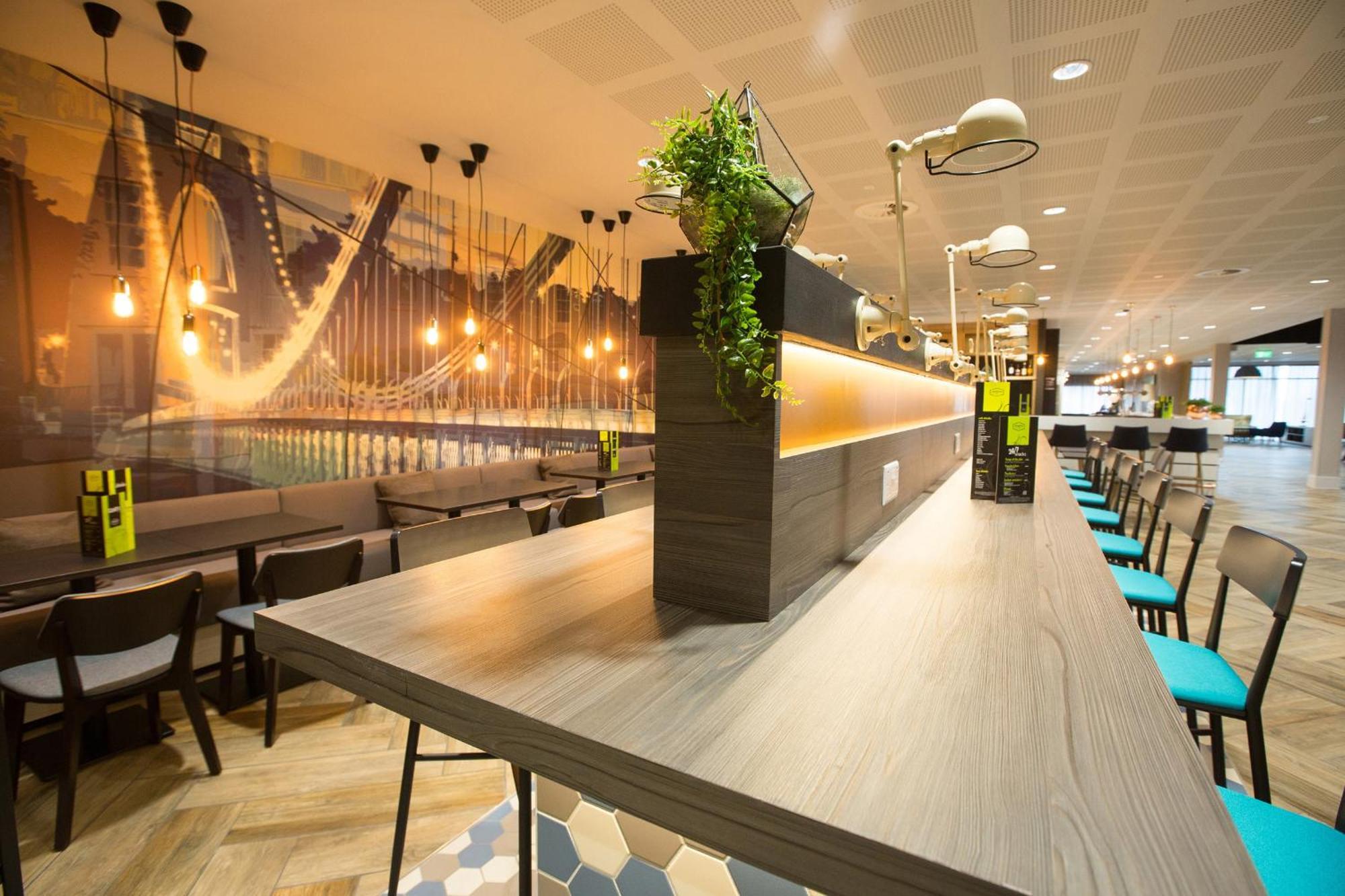 Hampton By Hilton Bristol Airport Hotel Redhill  Екстериор снимка