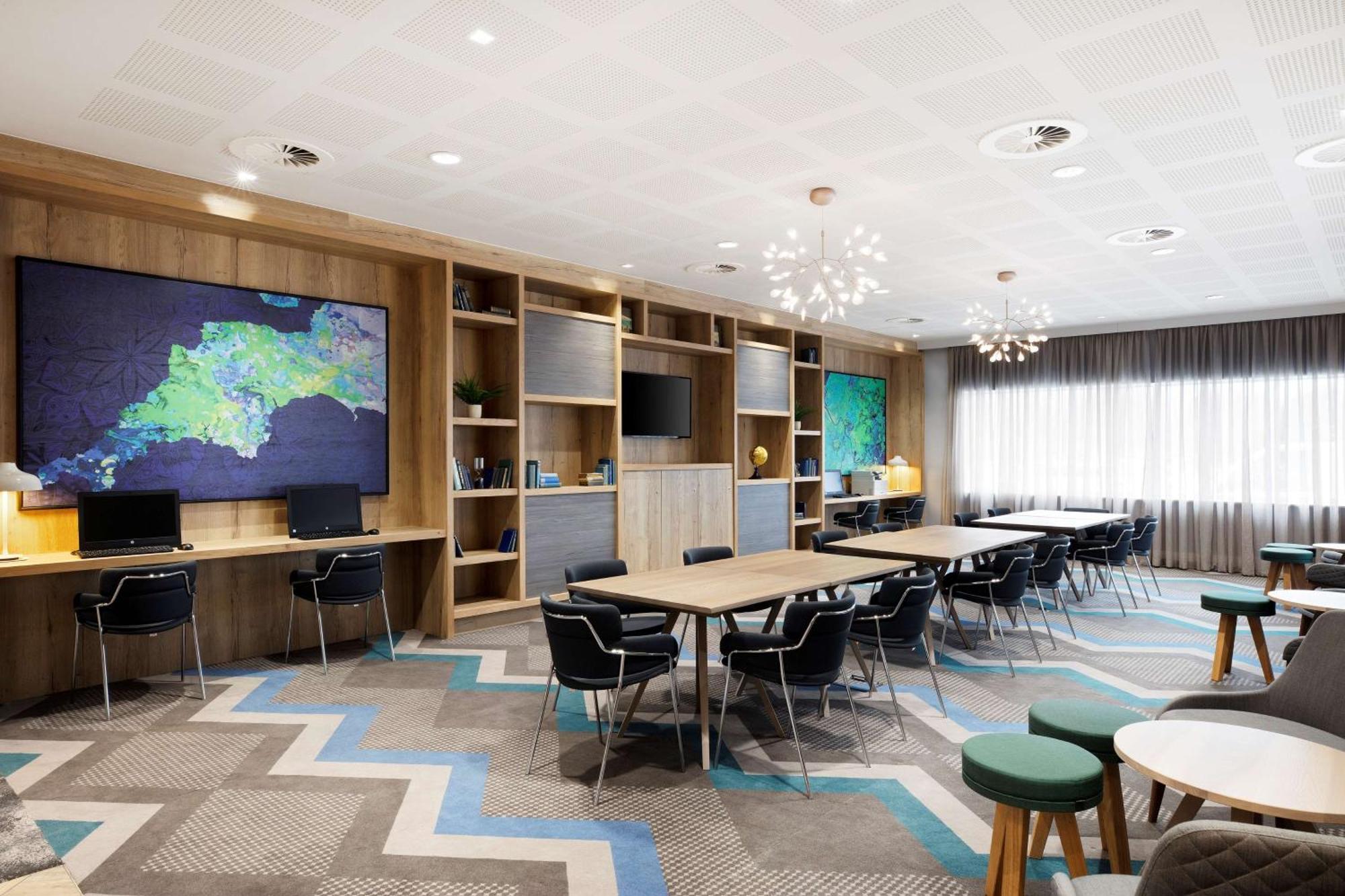 Hampton By Hilton Bristol Airport Hotel Redhill  Екстериор снимка