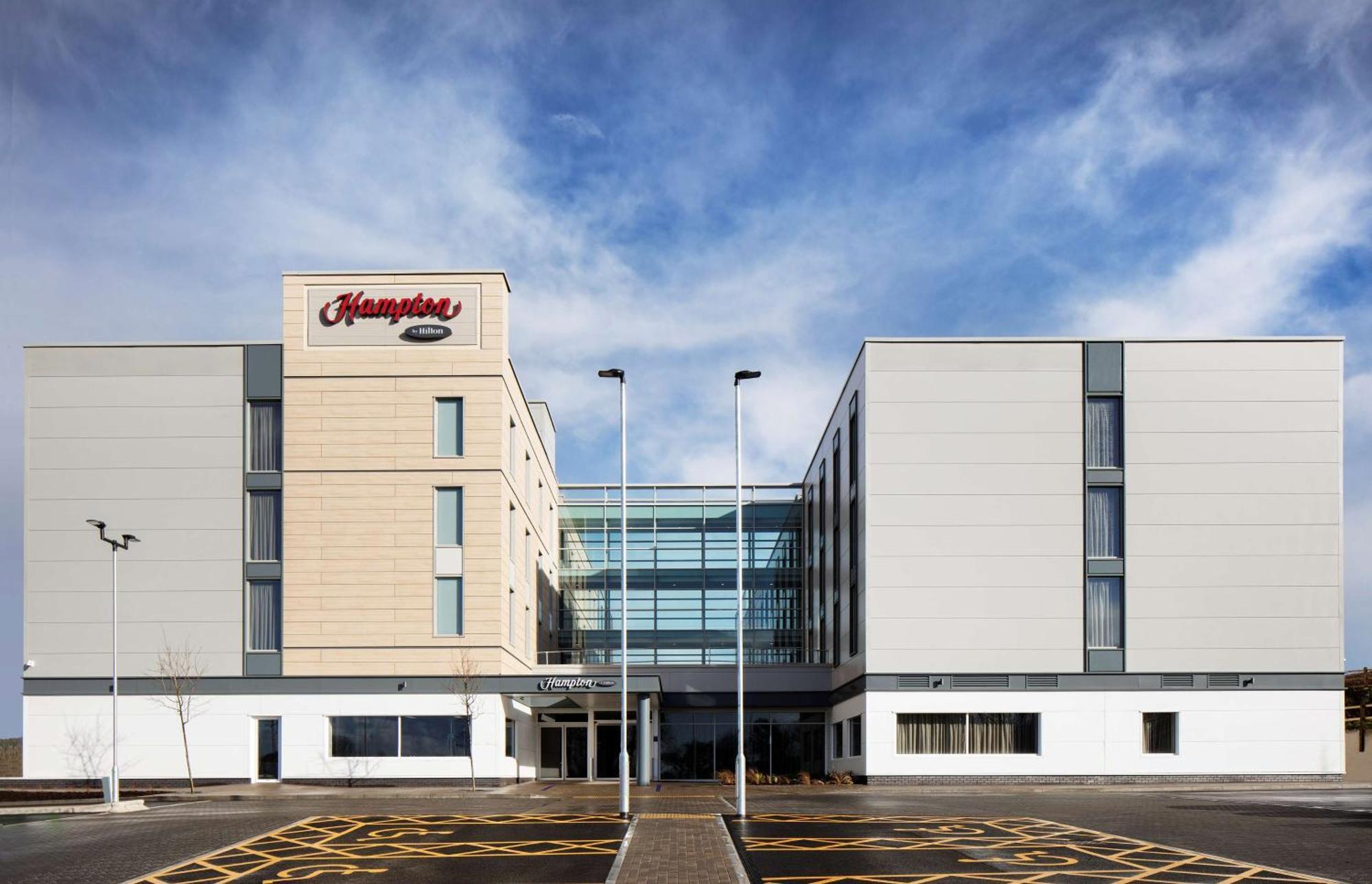 Hampton By Hilton Bristol Airport Hotel Redhill  Екстериор снимка