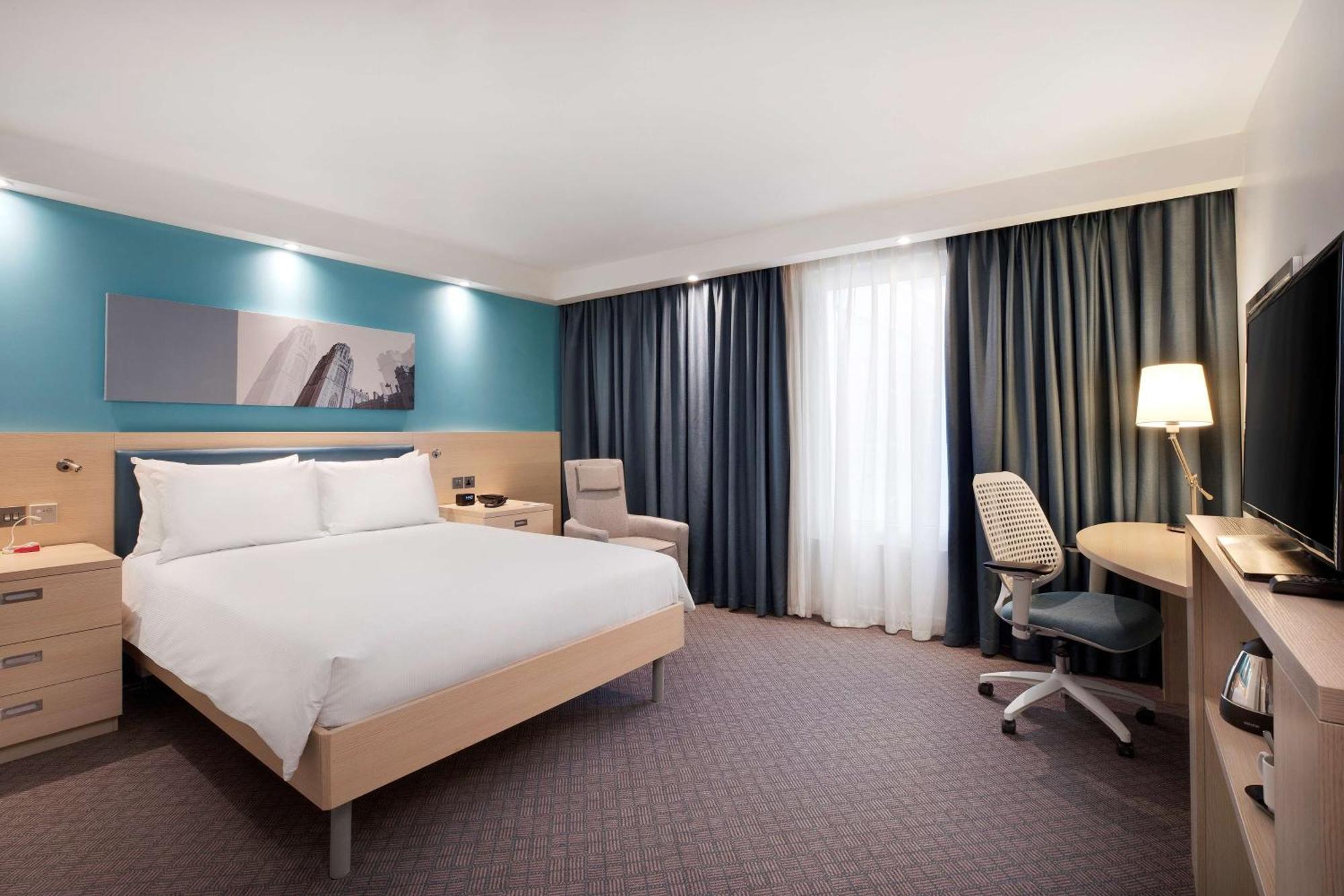 Hampton By Hilton Bristol Airport Hotel Redhill  Екстериор снимка