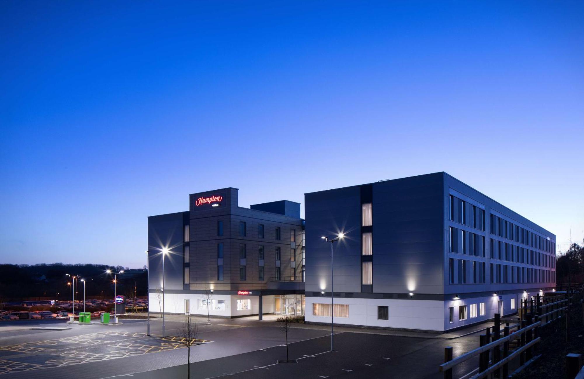 Hampton By Hilton Bristol Airport Hotel Redhill  Екстериор снимка