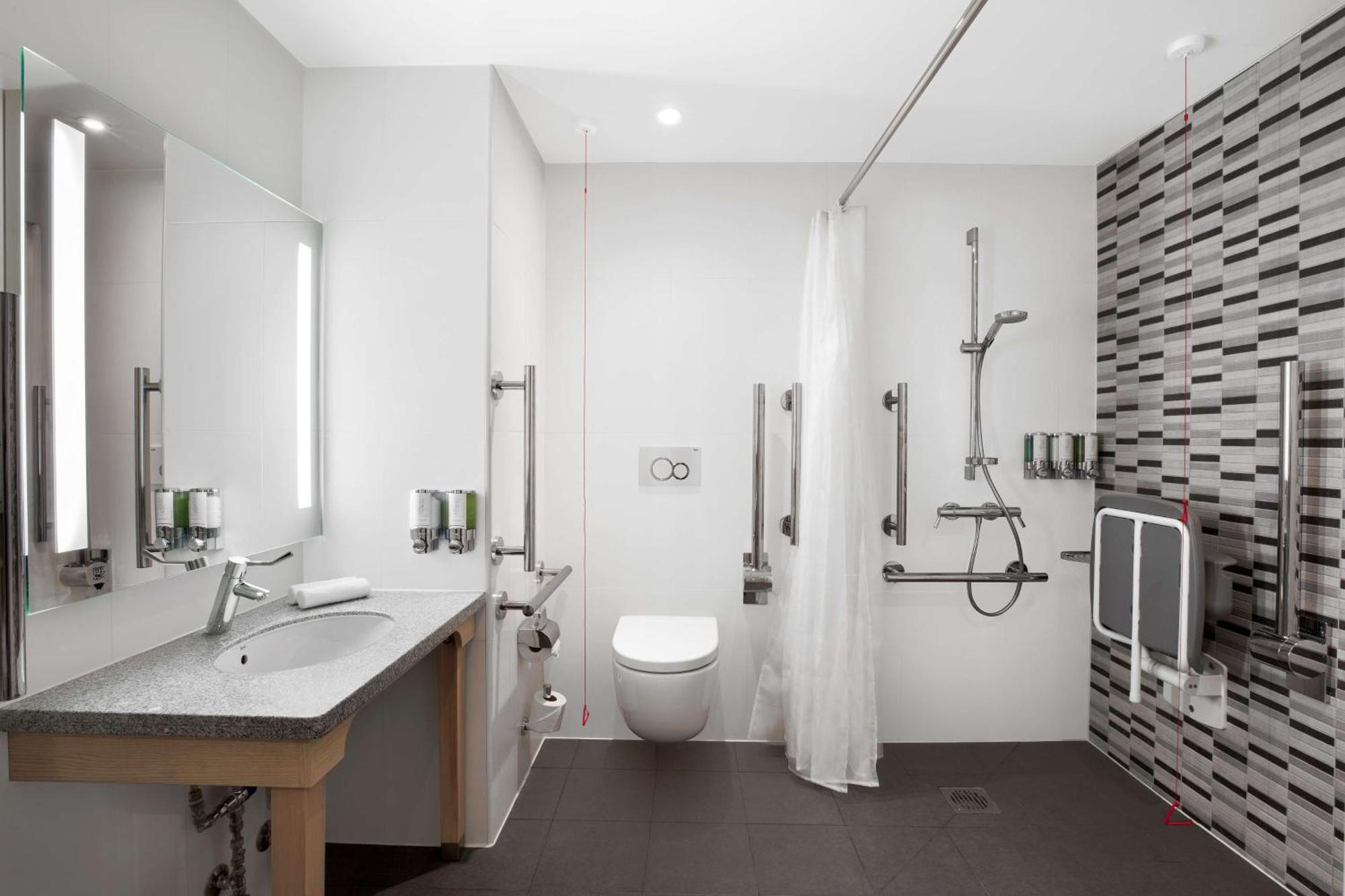 Hampton By Hilton Bristol Airport Hotel Redhill  Екстериор снимка