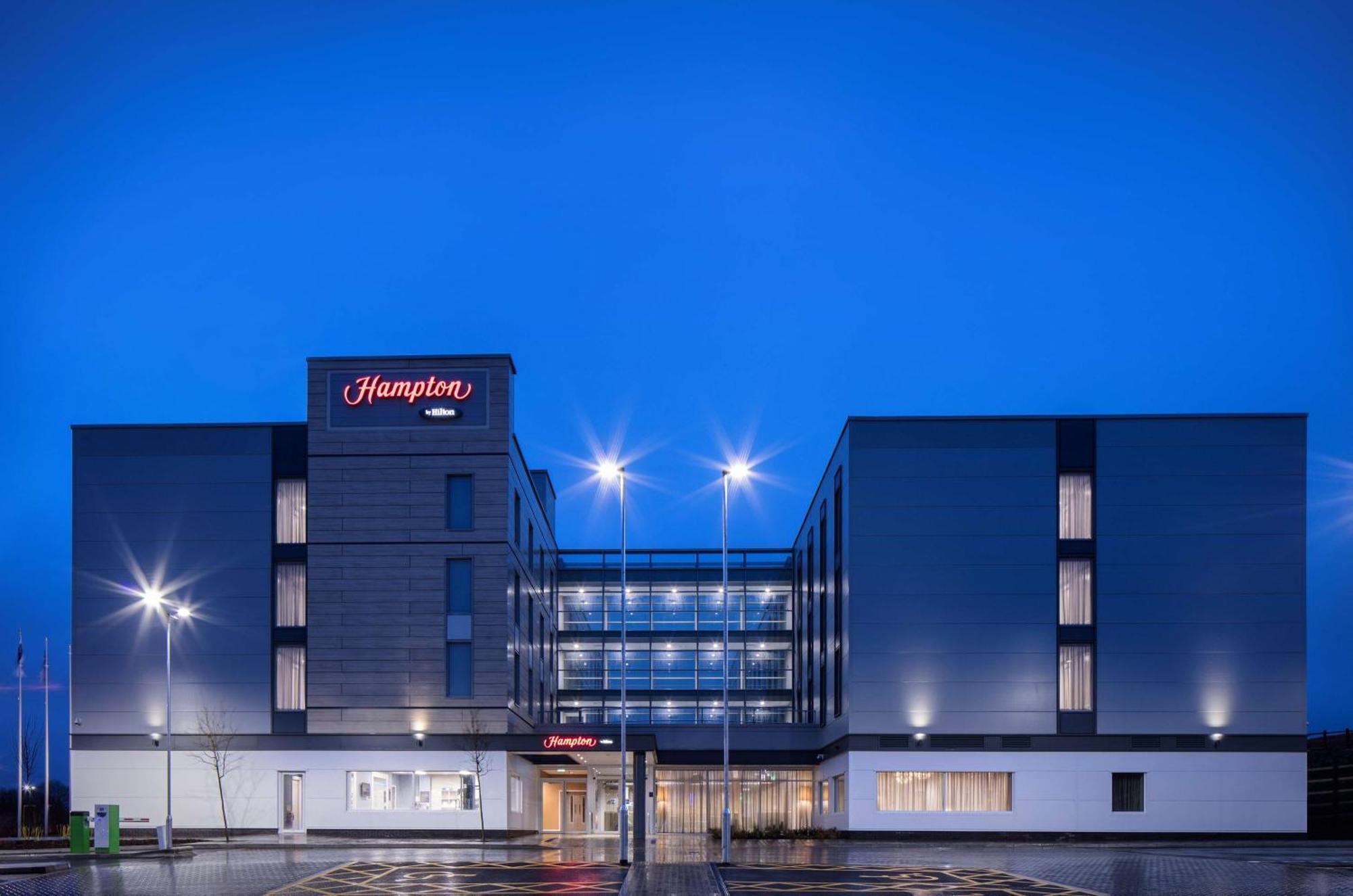 Hampton By Hilton Bristol Airport Hotel Redhill  Екстериор снимка