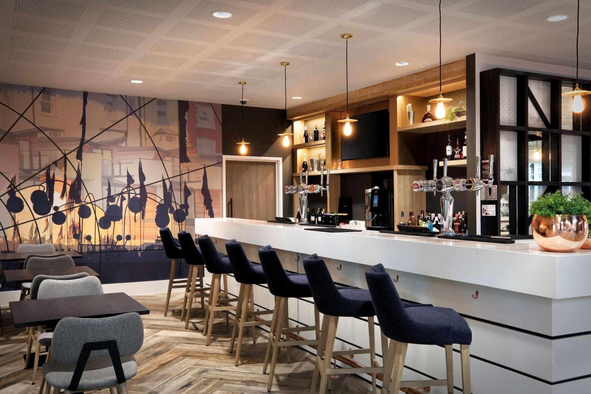 Hampton By Hilton Bristol Airport Hotel Redhill  Екстериор снимка