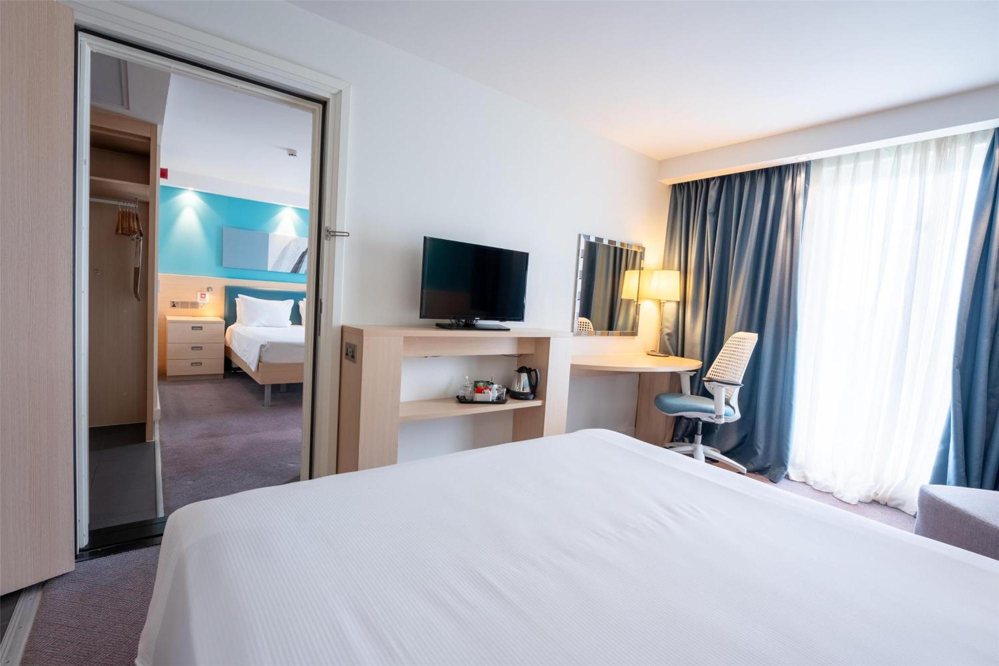 Hampton By Hilton Bristol Airport Hotel Redhill  Екстериор снимка