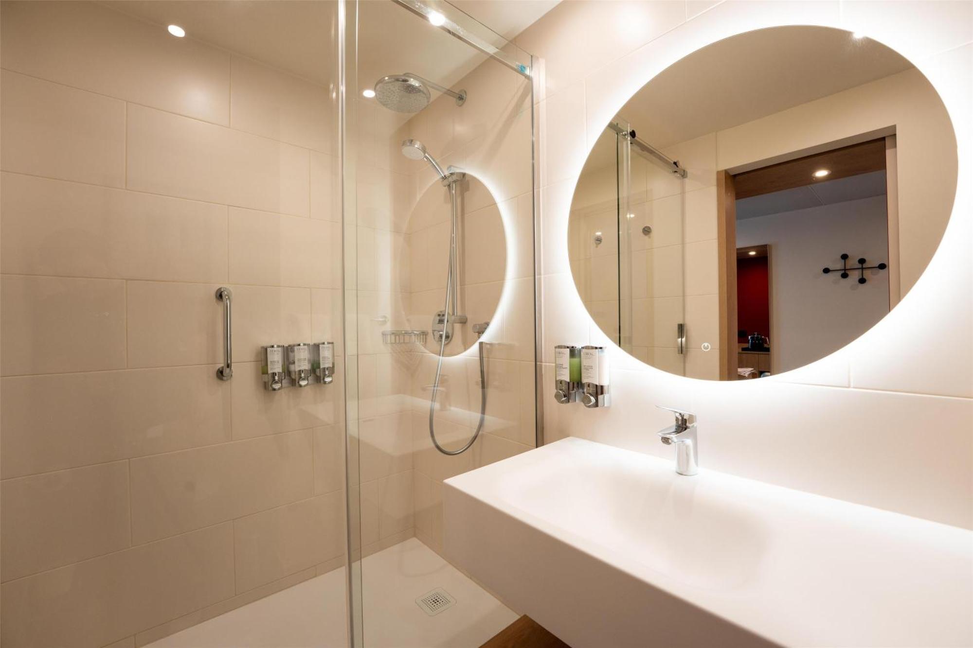 Hampton By Hilton Bristol Airport Hotel Redhill  Екстериор снимка