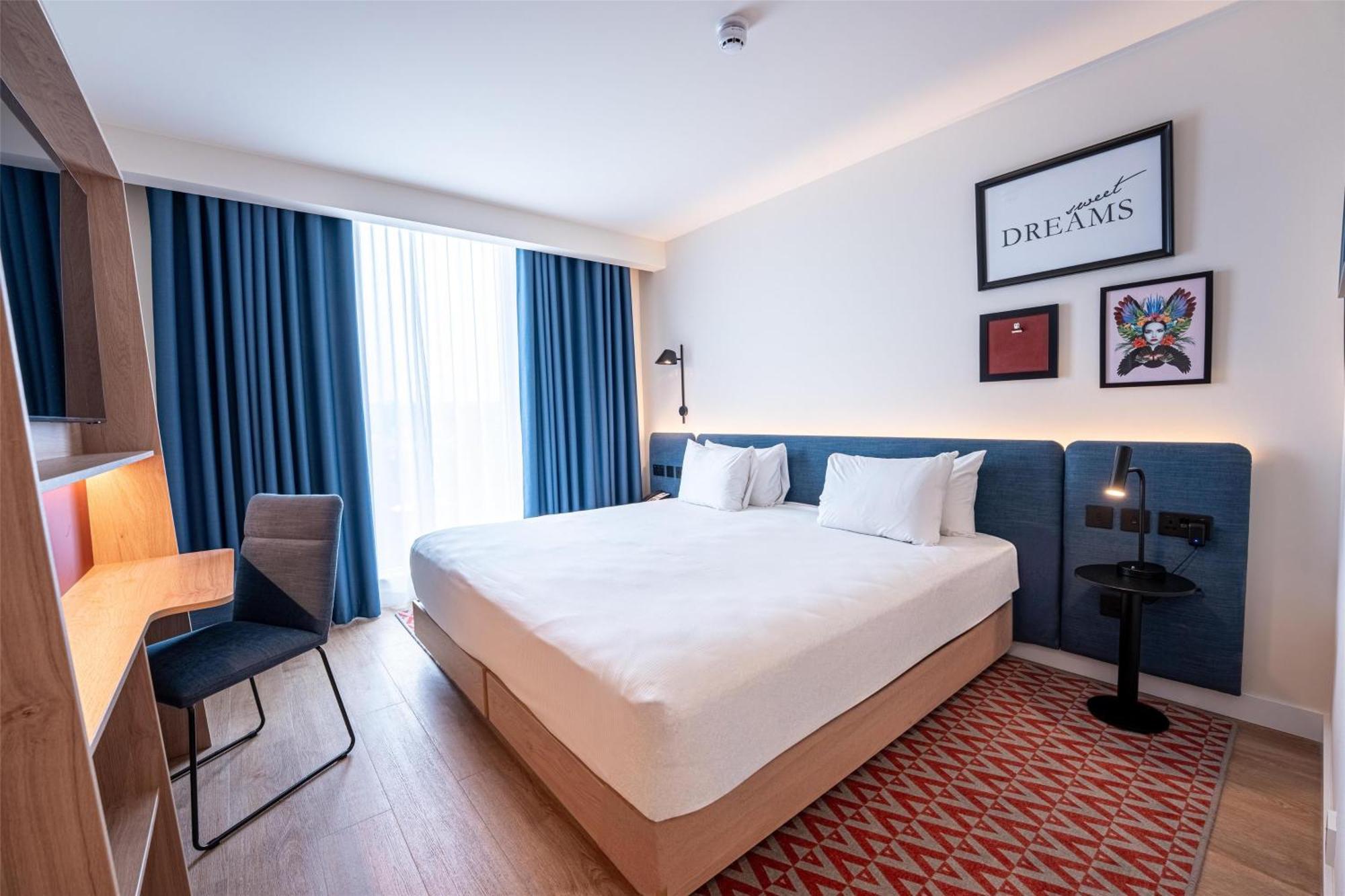 Hampton By Hilton Bristol Airport Hotel Redhill  Екстериор снимка