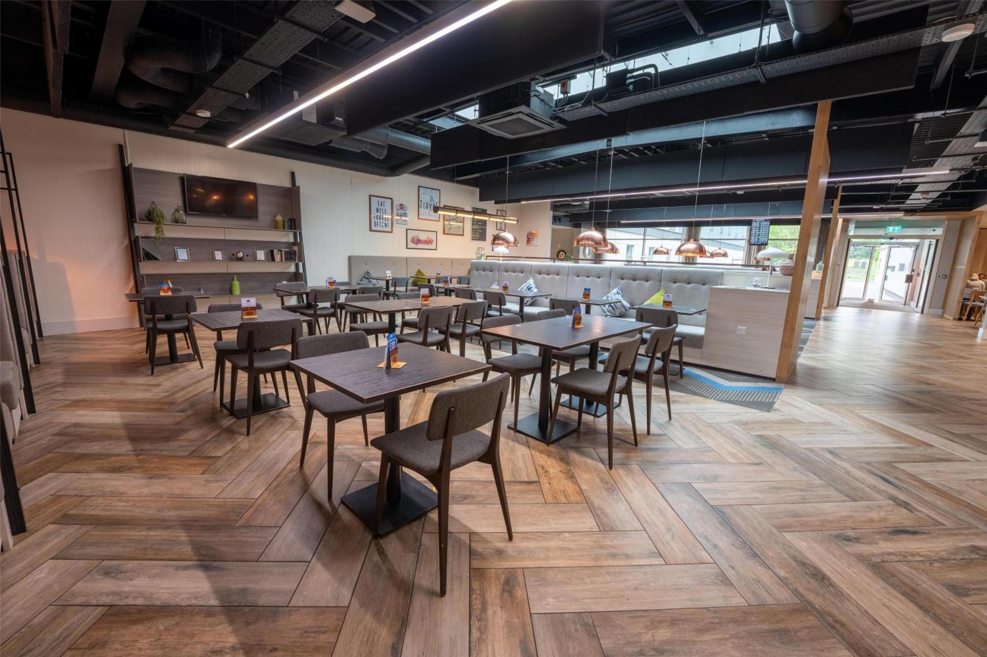 Hampton By Hilton Bristol Airport Hotel Redhill  Екстериор снимка
