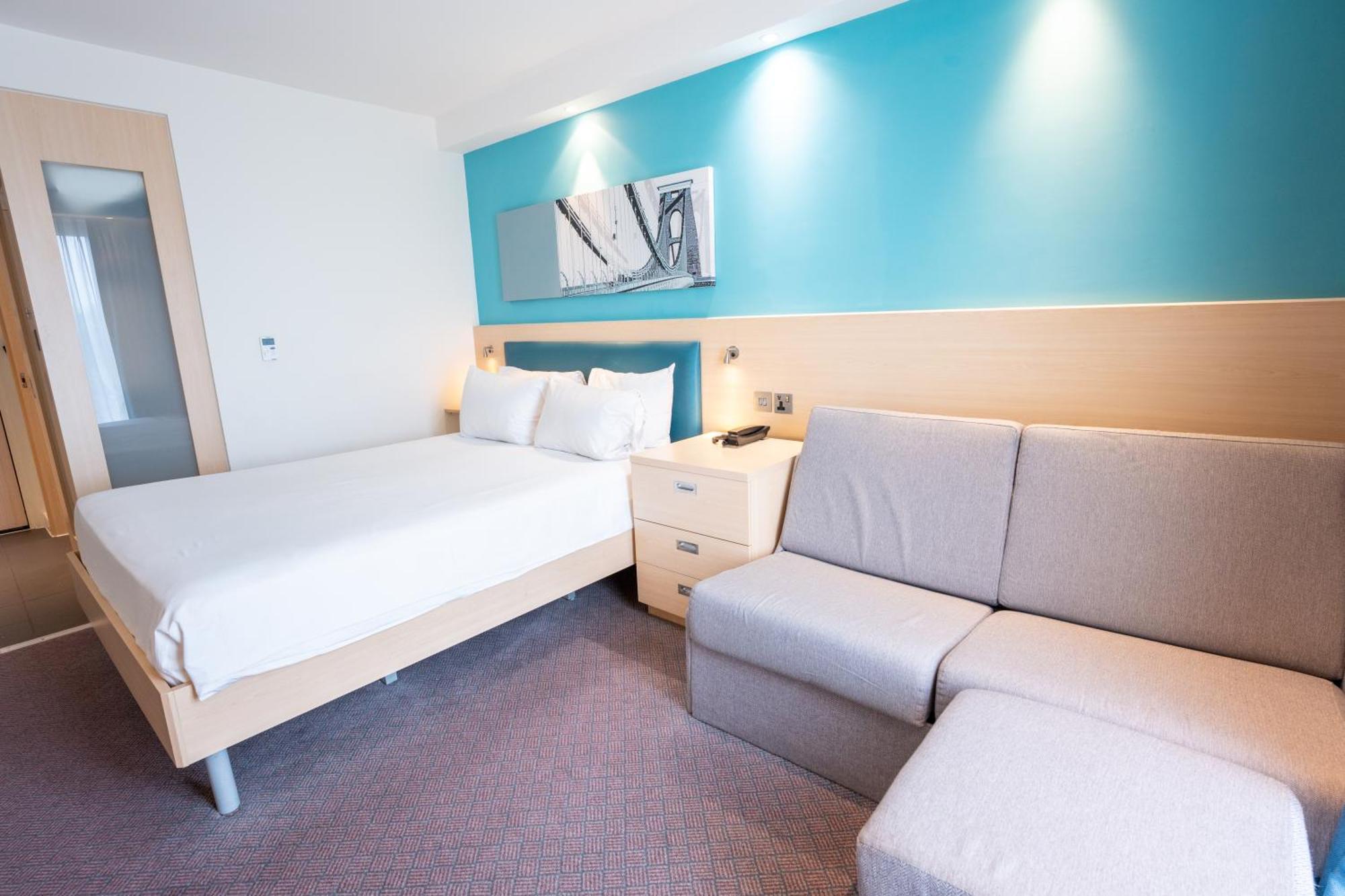 Hampton By Hilton Bristol Airport Hotel Redhill  Екстериор снимка