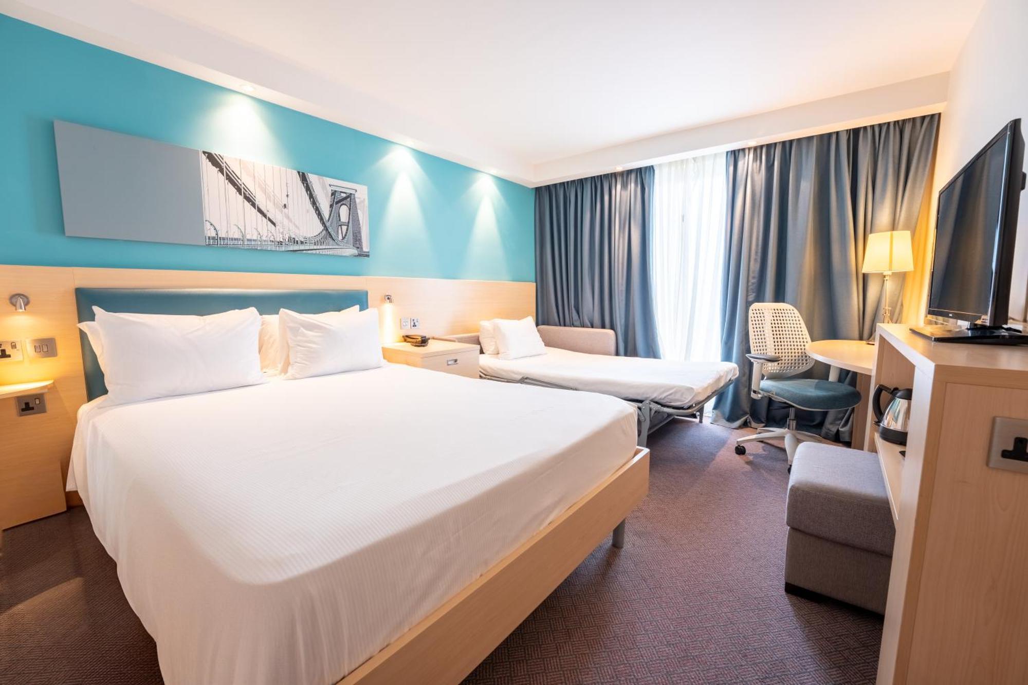 Hampton By Hilton Bristol Airport Hotel Redhill  Екстериор снимка