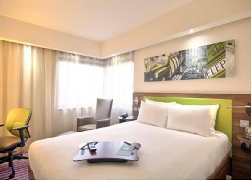 Hampton By Hilton Bristol Airport Hotel Redhill  Екстериор снимка
