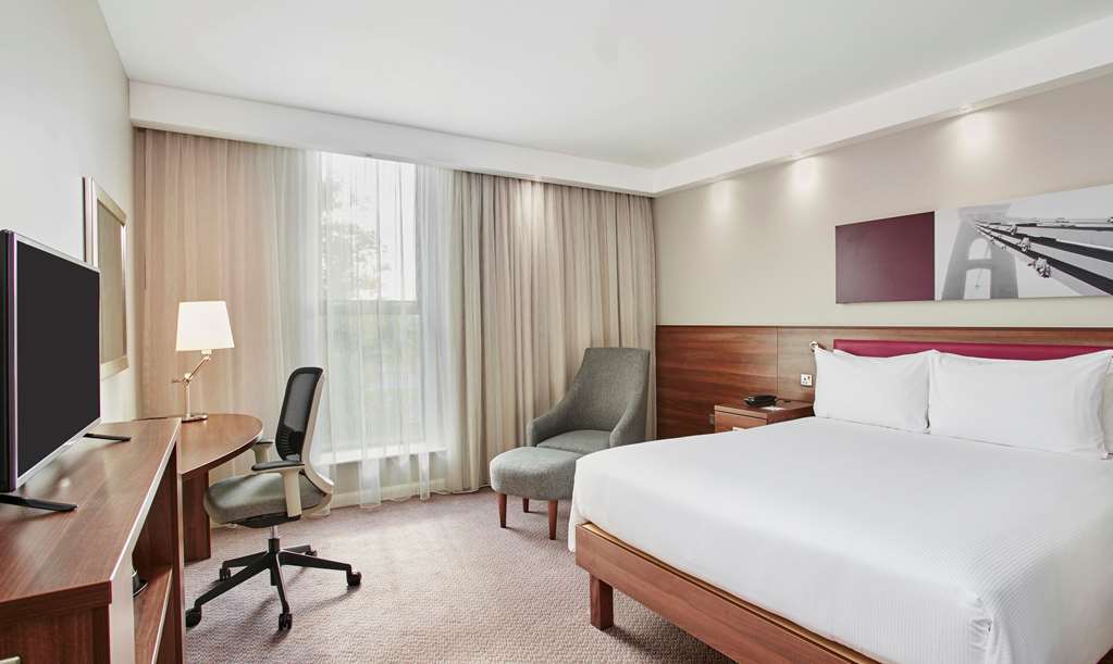 Hampton By Hilton Bristol Airport Hotel Redhill  Стая снимка