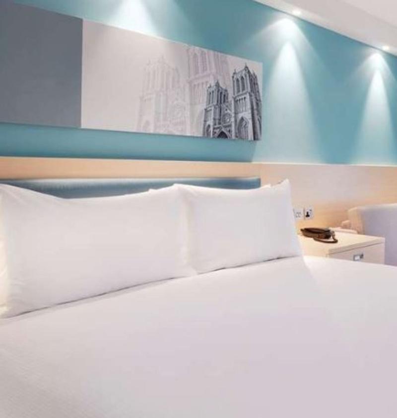 Hampton By Hilton Bristol Airport Hotel Redhill  Екстериор снимка